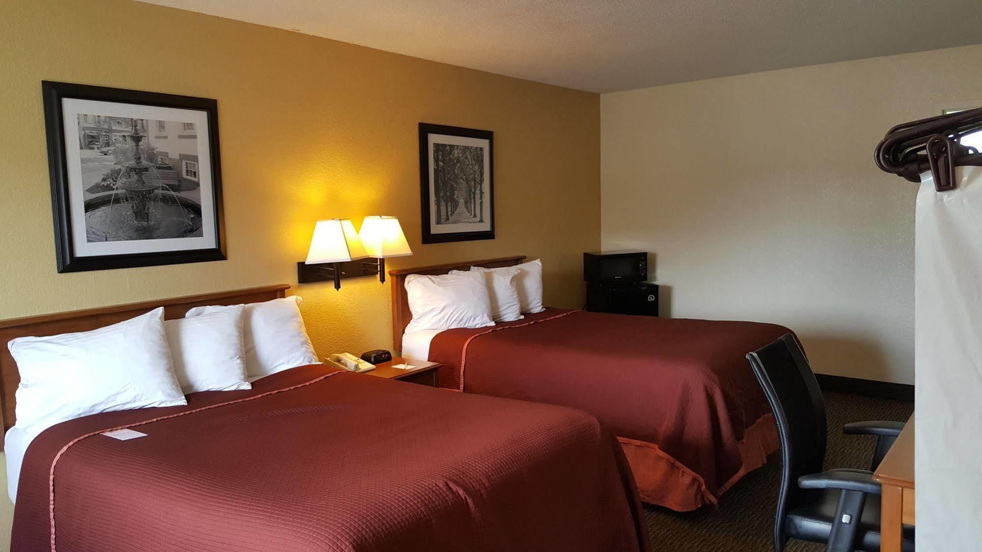 Cedar Cove Hotel Sandusky Exterior photo