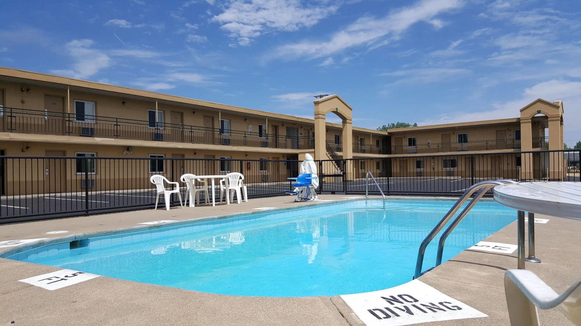 Cedar Cove Hotel Sandusky Exterior photo